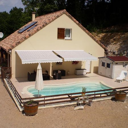 Gîte les Roziers Montmurat Exterior foto