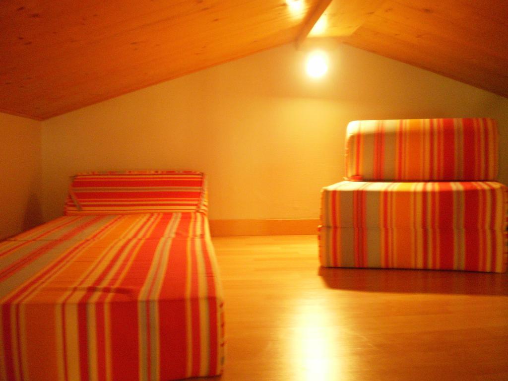 Gîte les Roziers Montmurat Cameră foto